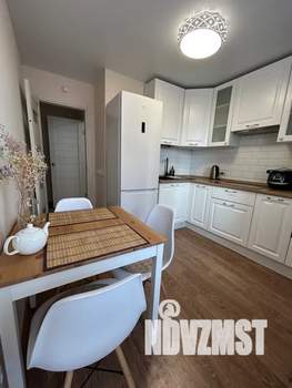 1-к квартира, посуточно, 39м2, 5/10 этаж