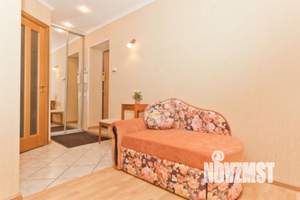 1-к квартира, посуточно, 53м2, 1/1 этаж