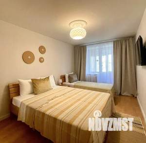 4-к квартира, посуточно, 87м2, 1/1 этаж