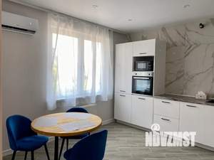 1-к квартира, посуточно, 42м2, 4/10 этаж