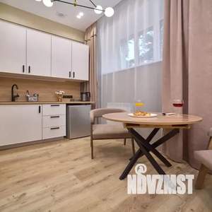 Студия квартира, посуточно, 24м2, 1/6 этаж