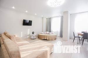 1-к квартира, посуточно, 43м2, 9/18 этаж
