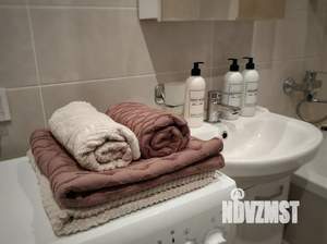 Студия квартира, посуточно, 34м2, 15/24 этаж