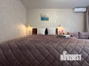 Студия квартира, посуточно, 37м2, 2/25 этаж