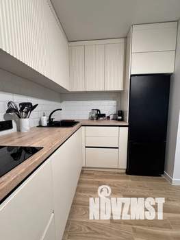 Студия квартира, посуточно, 35м2, 1/10 этаж