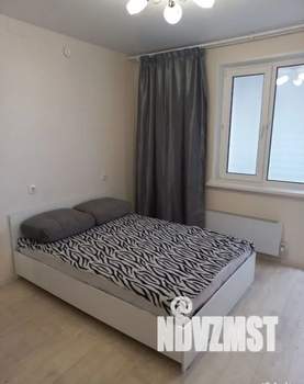 1-к квартира, посуточно, 35м2, 4/10 этаж