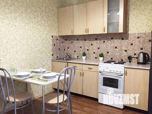 1-к квартира, посуточно, 42м2, 7/17 этаж