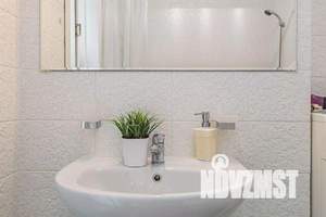 1-к квартира, посуточно, 42м2, 21/26 этаж