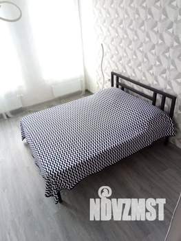 1-к квартира, посуточно, 43м2, 5/6 этаж