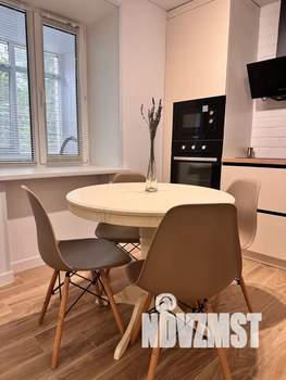 Студия квартира, посуточно, 35м2, 1/10 этаж