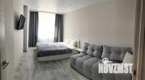 1-к квартира, посуточно, 42м2, 1/25 этаж