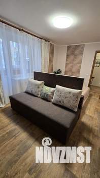 1-к квартира, посуточно, 49м2, 1/1 этаж