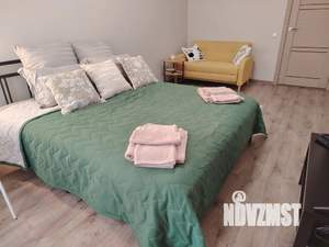 1-к квартира, посуточно, 38м2, 8/18 этаж