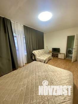 1-к квартира, посуточно, 45м2, 3/9 этаж