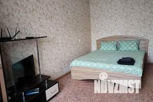 1-к квартира, посуточно, 38м2, 3/10 этаж