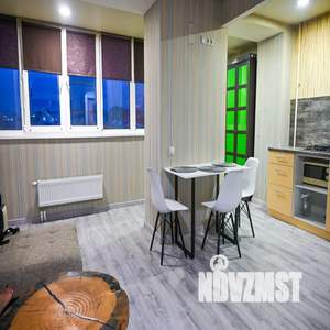 Студия квартира, посуточно, 42м2, 5/10 этаж