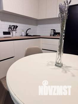 Студия квартира, посуточно, 35м2, 1/10 этаж