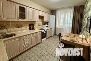 1-к квартира, посуточно, 37м2, 10/25 этаж