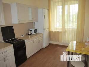 Студия квартира, посуточно, 38м2, 3/25 этаж