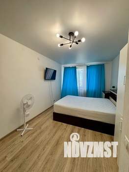 1-к квартира, посуточно, 41м2, 8/10 этаж