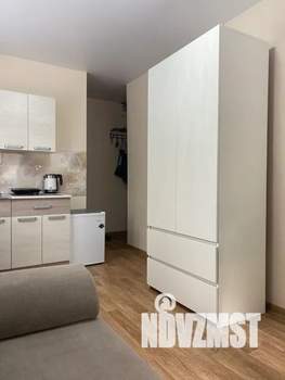 Студия квартира, посуточно, 17м2, 1/6 этаж