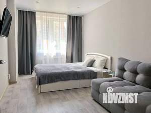 1-к квартира, посуточно, 42м2, 1/25 этаж