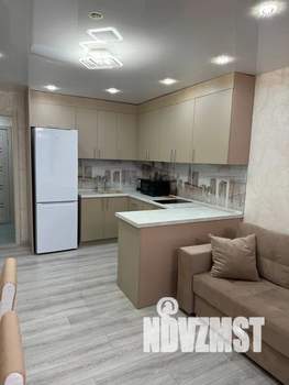 Студия квартира, посуточно, 38м2, 1/17 этаж