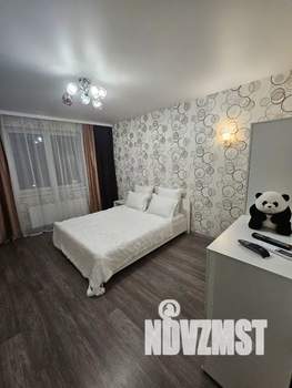 1-к квартира, посуточно, 38м2, 4/25 этаж