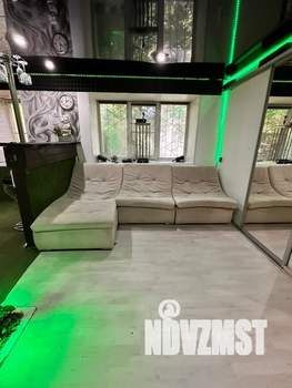 Студия квартира, посуточно, 46м2, 1/5 этаж