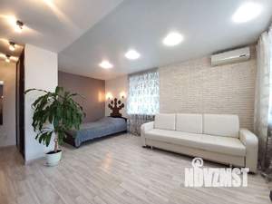 1-к квартира, посуточно, 37м2, 1/1 этаж