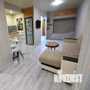 Студия квартира, посуточно, 42м2, 5/10 этаж