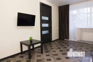 2-к квартира, посуточно, 50м2, 1/1 этаж