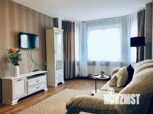 2-к квартира, посуточно, 77м2, 1/1 этаж