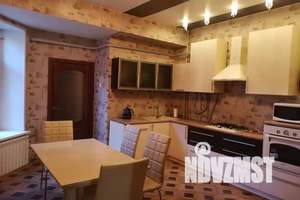 3-к квартира, посуточно, 100м2, 2/4 этаж