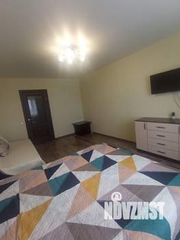 1-к квартира, посуточно, 40м2, 22/27 этаж