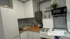 Студия квартира, посуточно, 35м2, 1/5 этаж