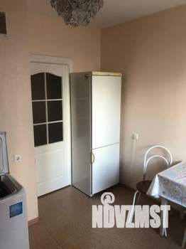 1-к квартира, посуточно, 43м2, 2/10 этаж