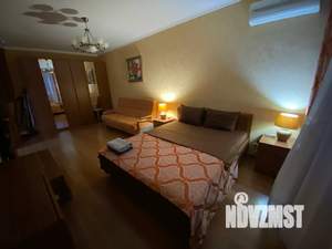 1-к квартира, посуточно, 50м2, 8/10 этаж
