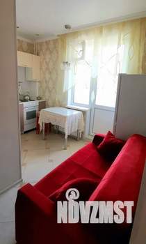 1-к квартира, посуточно, 32м2, 4/10 этаж