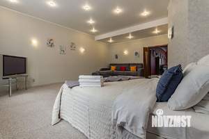 3-к квартира, посуточно, 131м2, 1/1 этаж