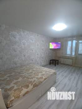 1-к квартира, посуточно, 38м2, 4/10 этаж