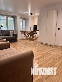 Студия квартира, посуточно, 35м2, 1/10 этаж