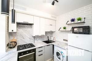 Студия квартира, посуточно, 46м2, 1/5 этаж