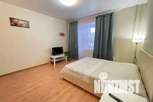 1-к квартира, посуточно, 38м2, 7/10 этаж