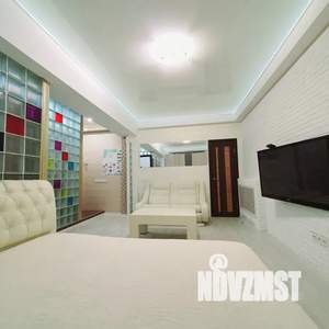 Студия квартира, посуточно, 33м2, 1/5 этаж