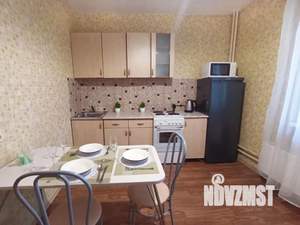 1-к квартира, посуточно, 42м2, 7/17 этаж