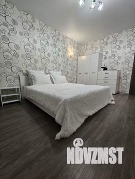 1-к квартира, посуточно, 38м2, 4/25 этаж