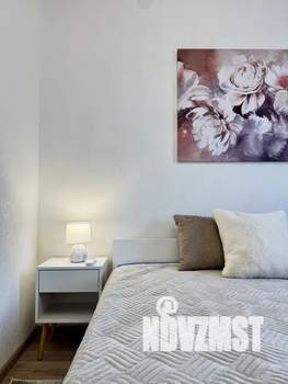 1-к квартира, посуточно, 35м2, 4/10 этаж