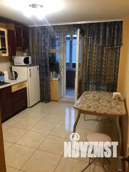 1-к квартира, посуточно, 50м2, 2/10 этаж