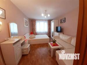 1-к квартира, посуточно, 42м2, 8/17 этаж